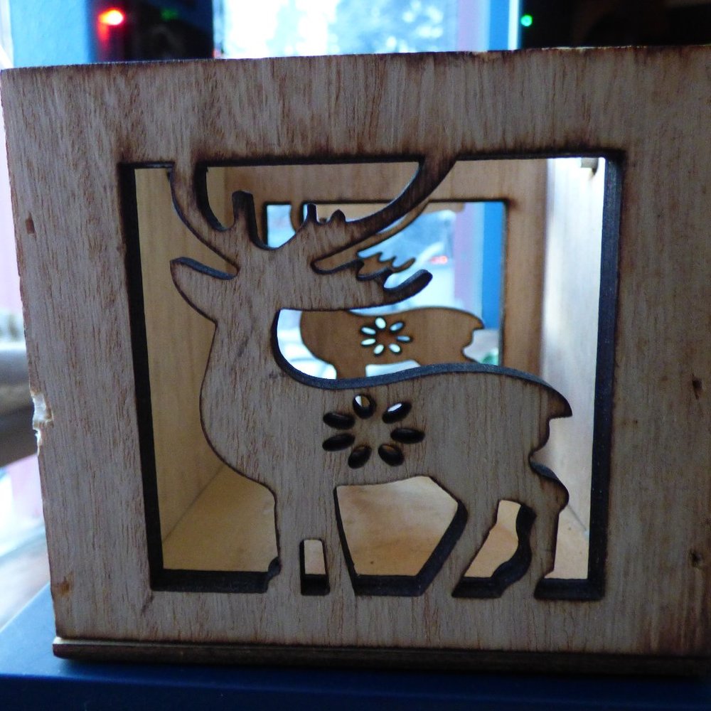 CHRISTMAS HOLIDAY WOODLAND LANTERN CANDLE HOLDER STAG DESIGN WITH GLASS